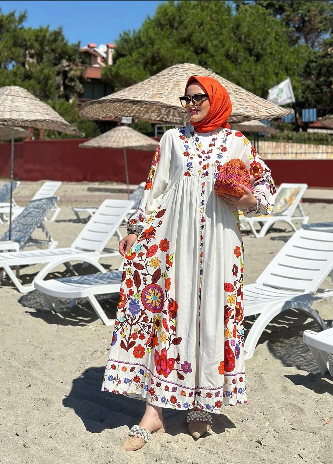 Robe fleurie|blanche