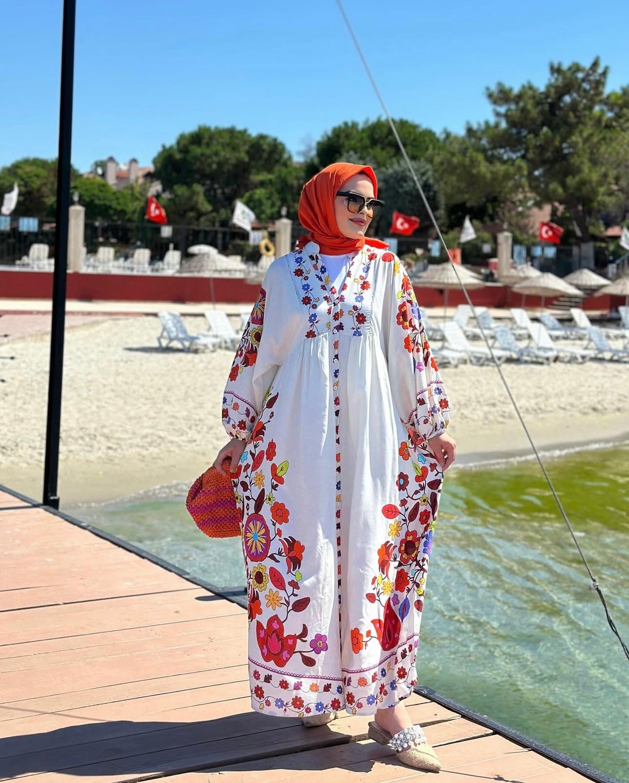Robe fleurie|blanche