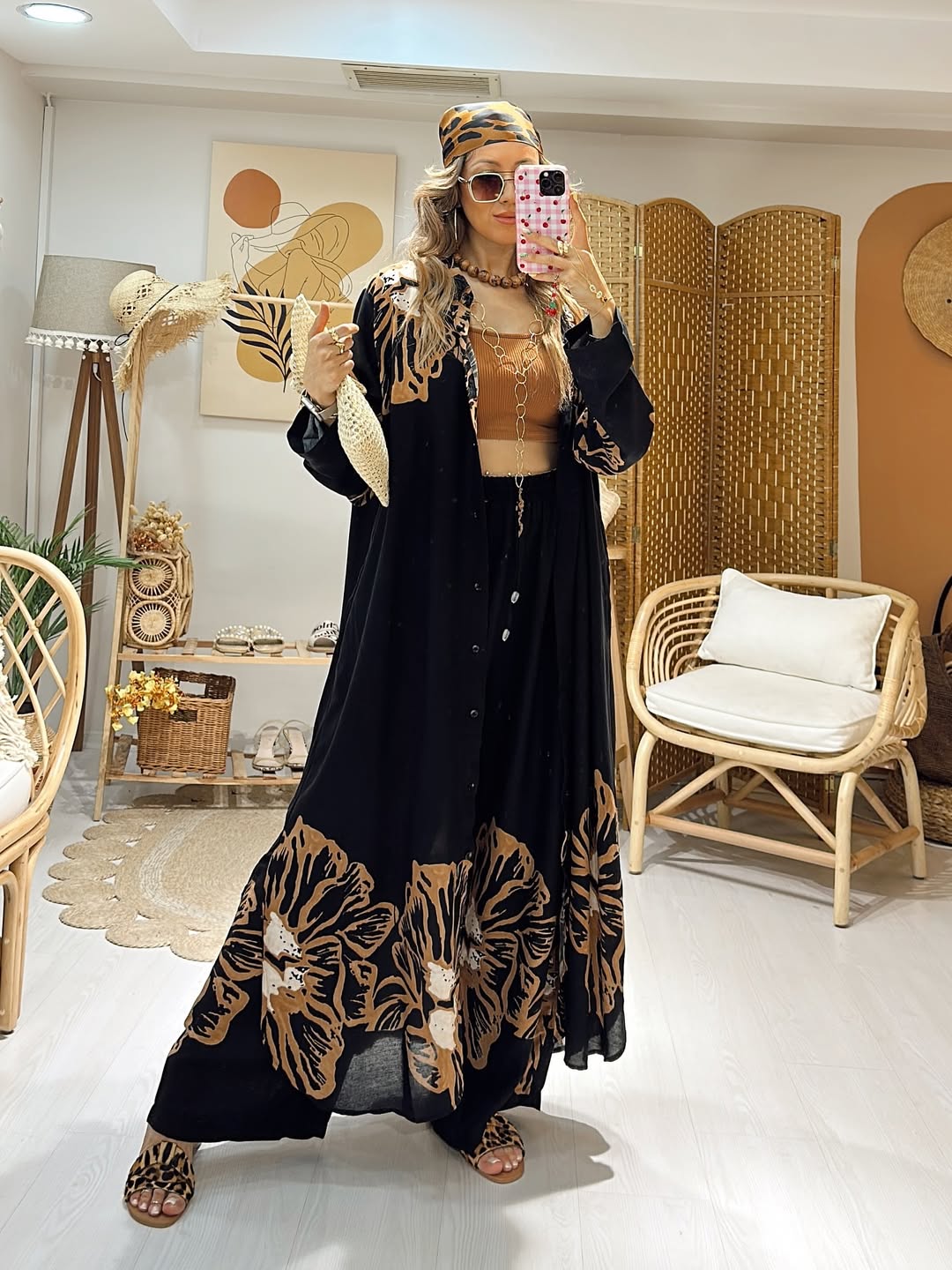 Ensemble Noir avec motifs Marrons