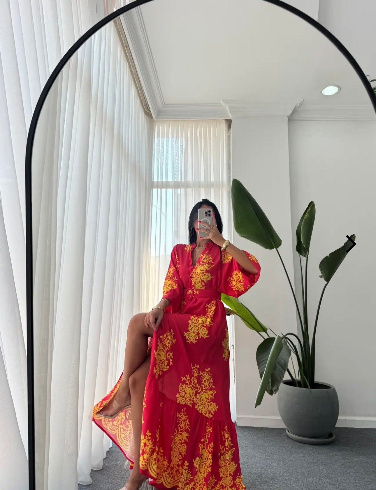 Robe à motifs avec ceinture