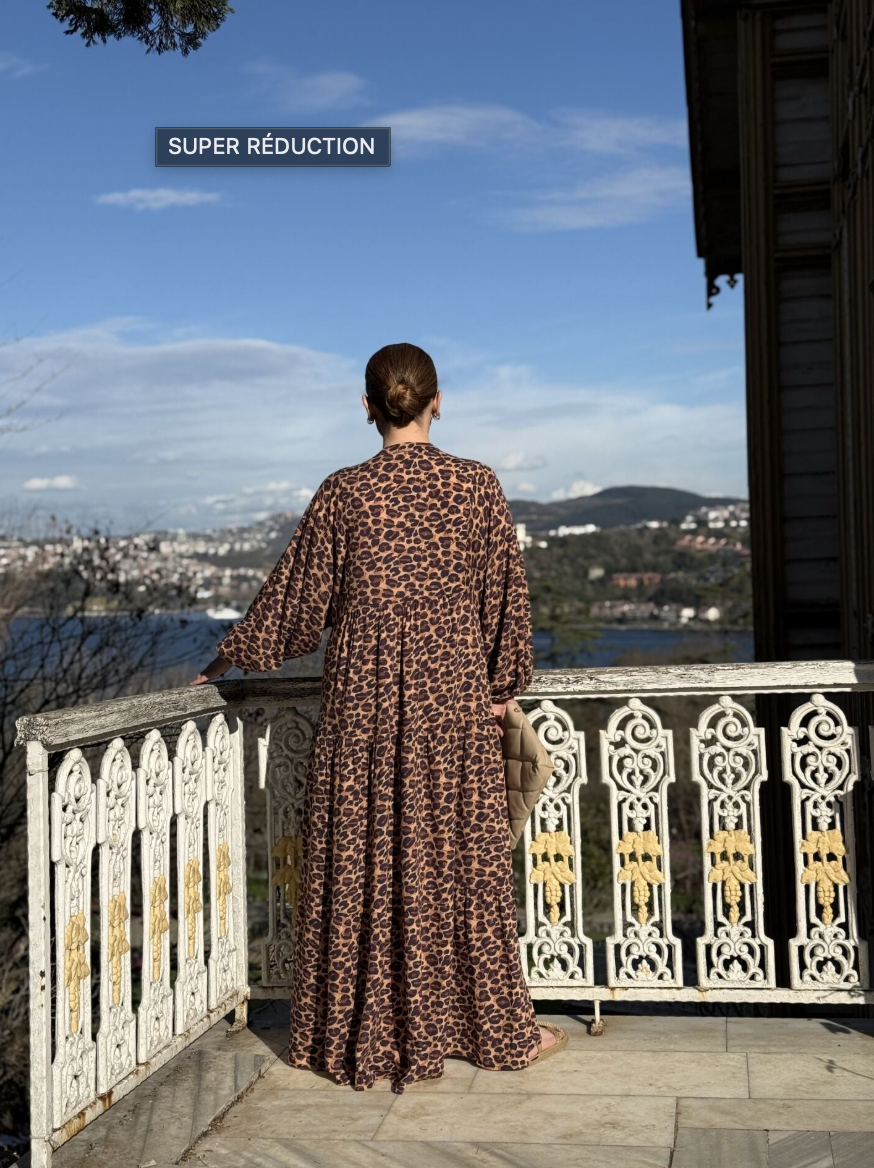 Robe à motifs léopard
