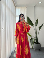 Robe à motifs avec ceinture