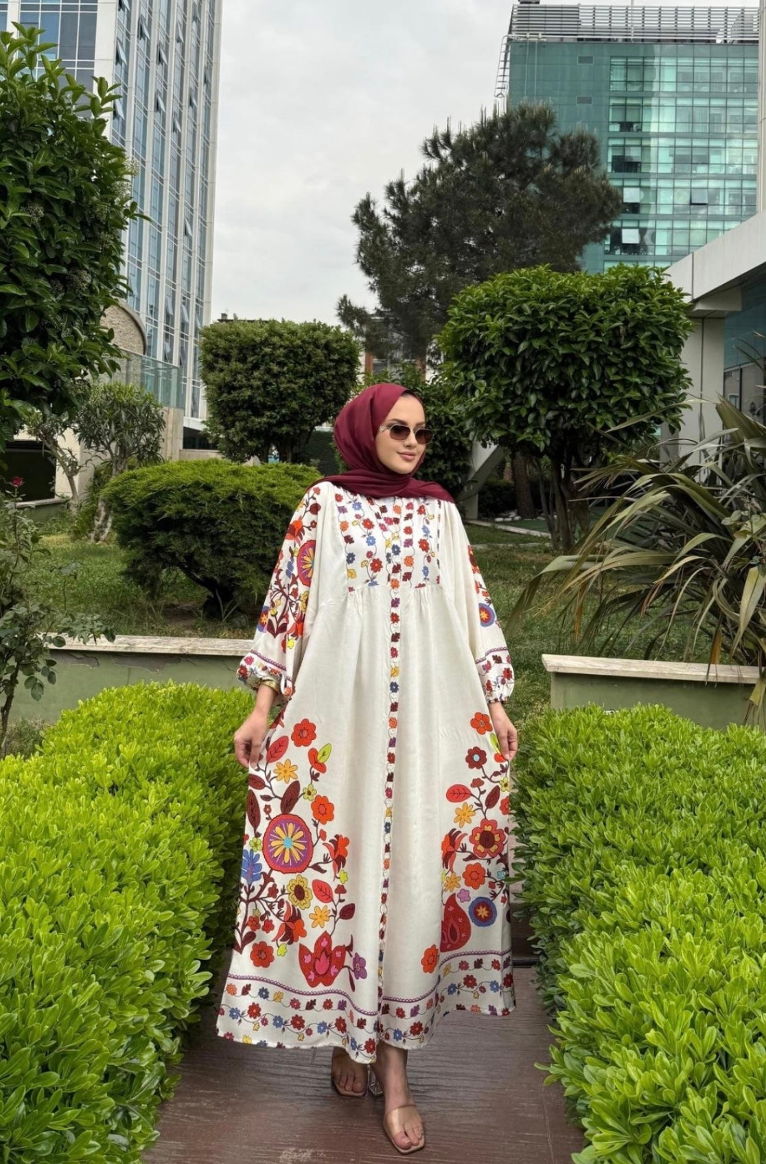 Robe fleurie -blanche