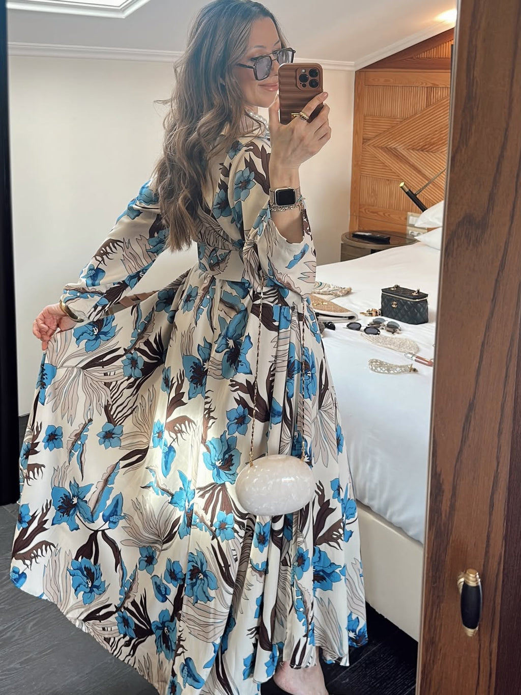 Robe à fleurs bleus avec ceinture