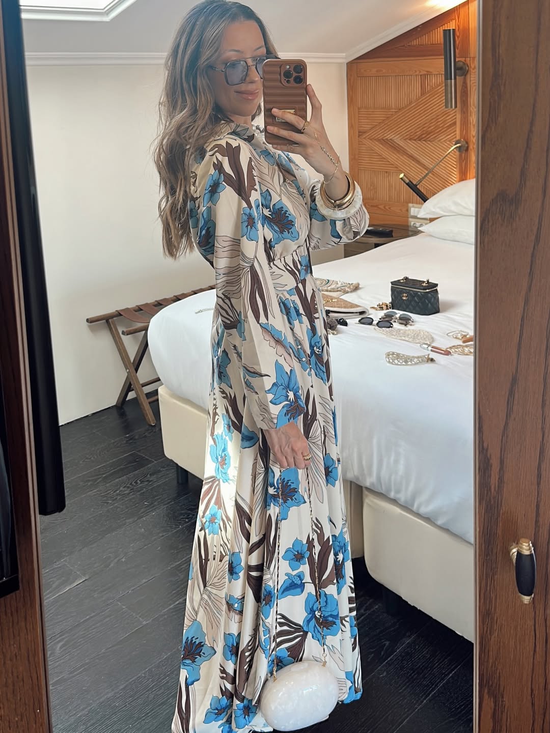 Robe à fleurs bleus avec ceinture