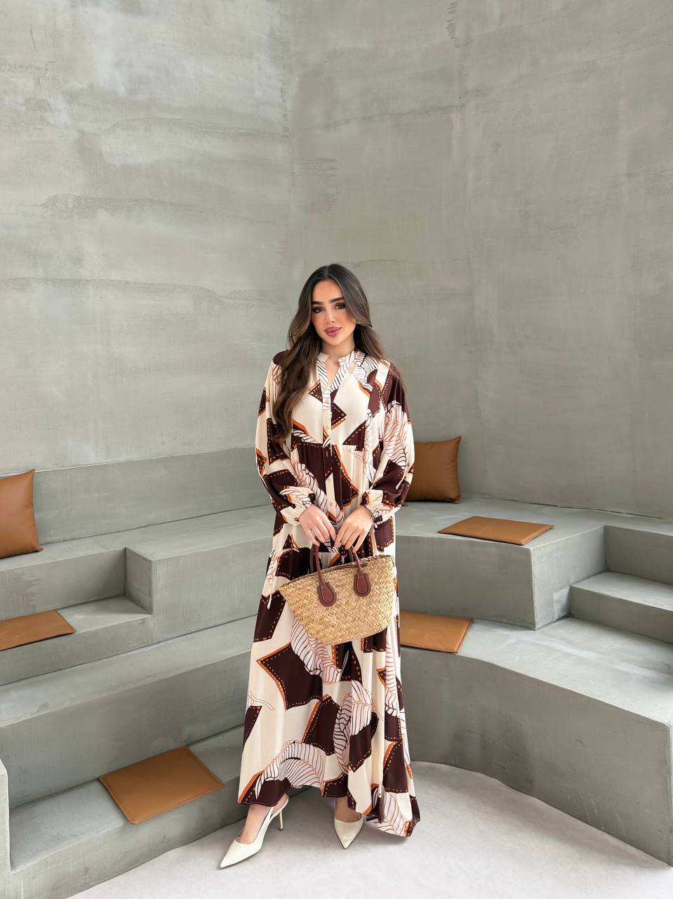 Robe à motifs marrons et oranges